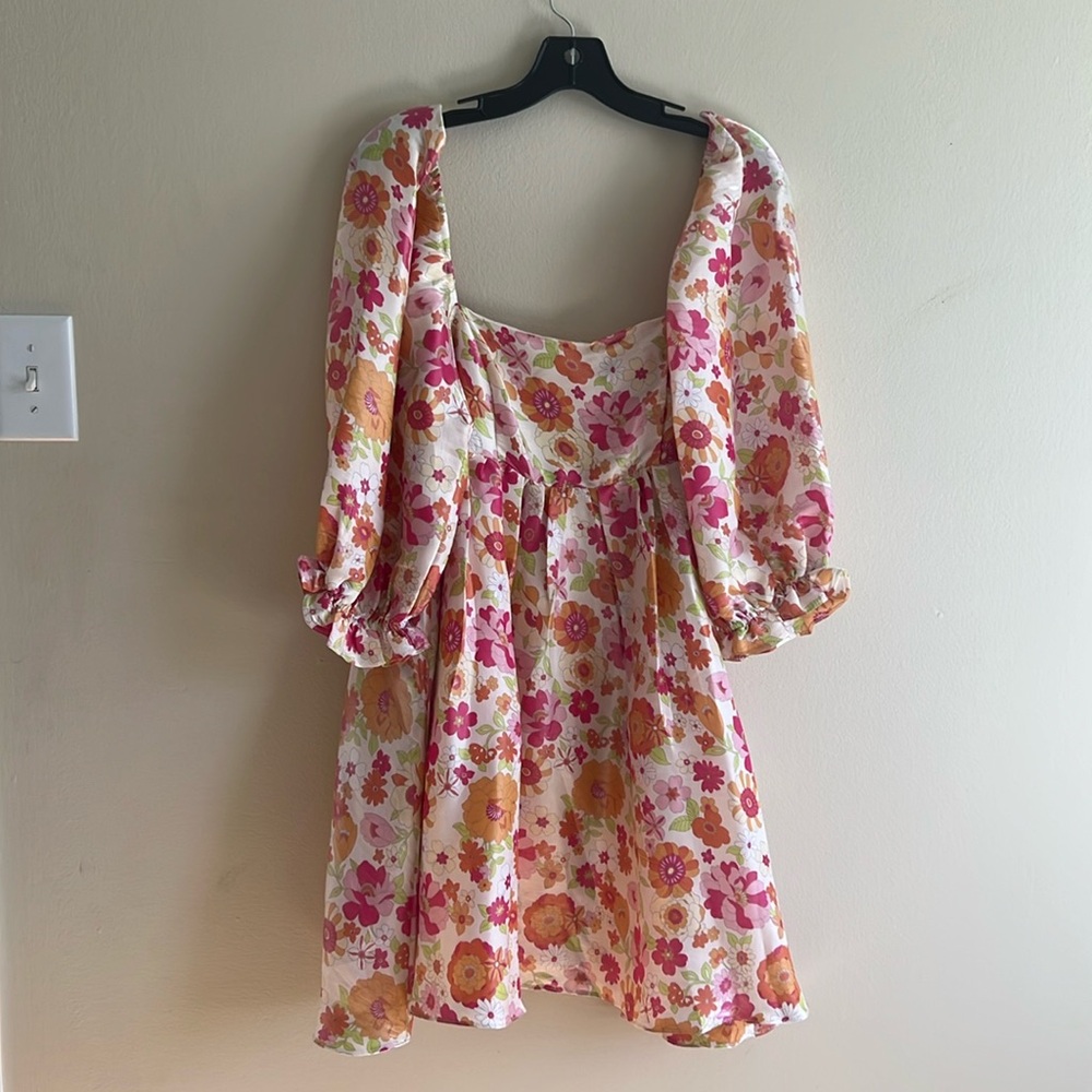 Women’s dress, flowers, new with tags